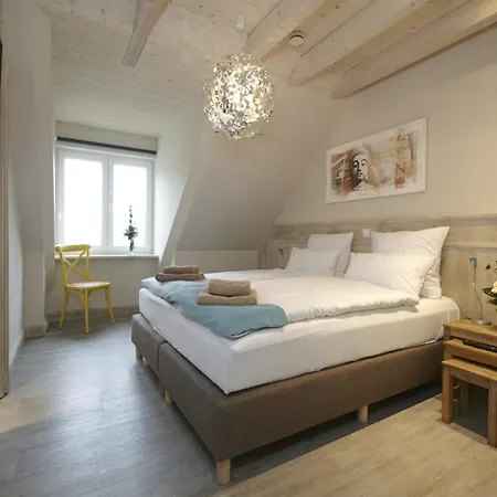 Fuer 8 Personen Mit Balkon In Apartmán *