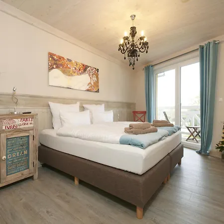 Apartmán Fuer 8 Personen Mit Balkon In *